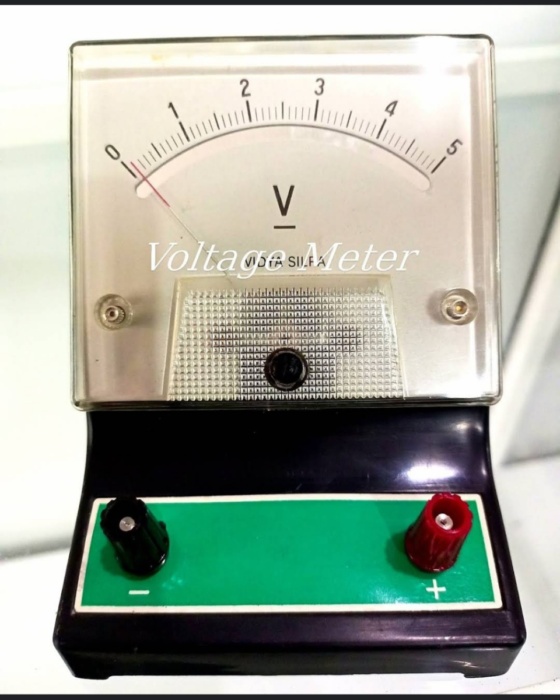 Voltage meter